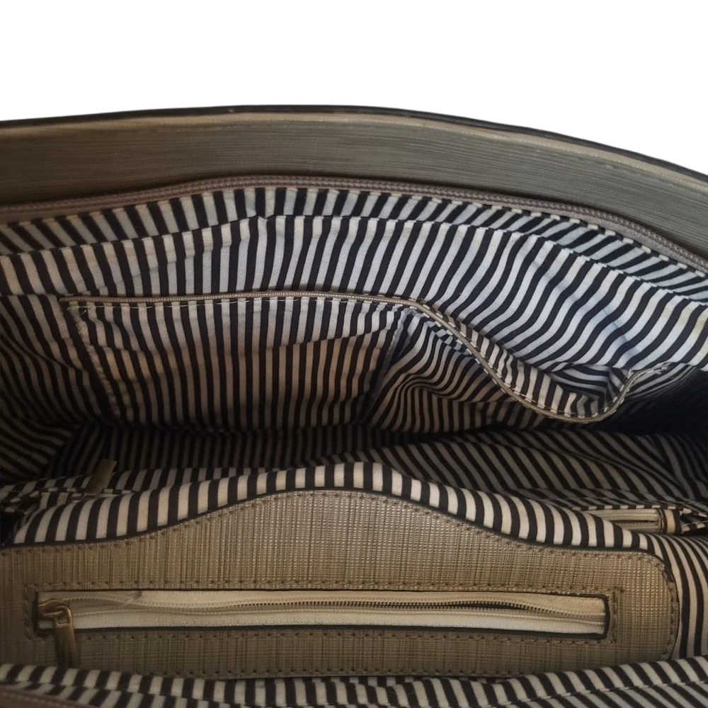 Elegant Tan Handbag